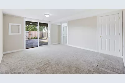 2038 Farnham Court, Schaumburg, IL 60194 - Photo 7