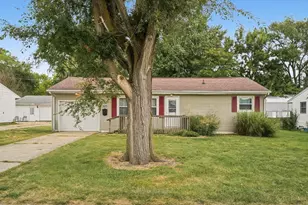 1115 Eastview Dr, Paxton, IL 60957 - Photo 3