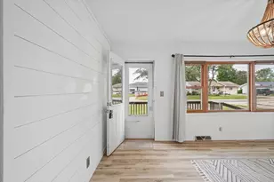 1115 Eastview Dr, Paxton, IL 60957 - Photo 7