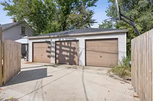 754 N Hickory St, Joliet, IL 60435 - Photo 21