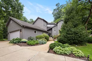 915 Knollwood Ln, West Chicago, IL 60185 - Photo 1