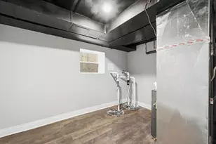8418 S Essex Ave, Chicago, IL 60617 - Photo 33