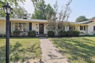 1519 Harrington Dr, Champaign, IL 61821 - Photo 5