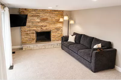 620 Iroquois Avenue, Naperville, IL 60563 - Photo 13