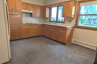 205 E Pleasant Ave, Sandwich, IL 60548 - Photo 5
