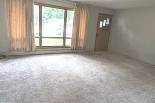 205 E Pleasant Ave, Sandwich, IL 60548 - Photo 3