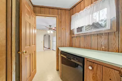 915 W Lincoln Avenue, Belvidere, IL 61008 - Photo 15