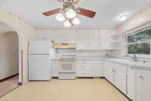 915 W Lincoln Ave, Belvidere, IL 61008 - Photo 13