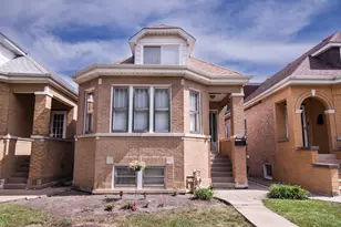 5425 N Linder Ave, Chicago, IL 60630 - Photo 1