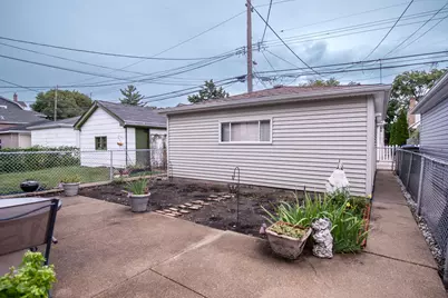 5425 N Linder Avenue, Chicago, IL 60630 - Photo 13