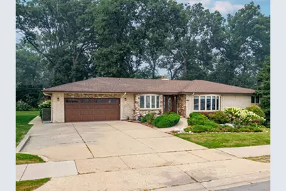 304 E Irving Park Road, Roselle, IL 60172 - Photo 1