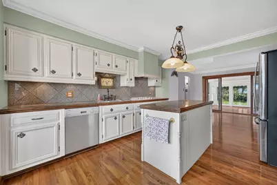304 E Irving Park Road, Roselle, IL 60172 - Photo 7