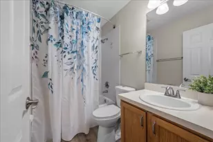 877 Wembley Ct, Elgin, IL 60120 - Photo 23