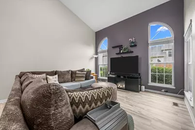 877 Wembley Court, Elgin, IL 60120 - Photo 13