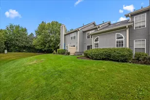 877 Wembley Ct, Elgin, IL 60120 - Photo 25