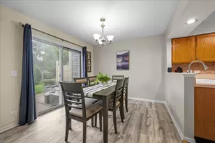 877 Wembley Ct, Elgin, IL 60120 - Photo 9