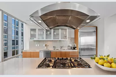 340 E Randolph Street #907, Chicago, IL 60601 - Photo 9