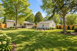 44 Briar Ln, Geneva, IL 60134 - Photo 3