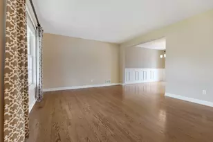 39W197 Acres Pl, Geneva, IL 60134 - Photo 5