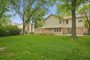837 Heatherstone Dr, Schaumburg, IL 60173 - Photo 19