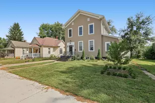 404 N 21st St, Mattoon, IL 61938 - Photo 5