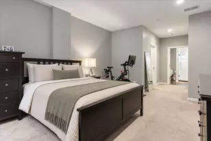 33 W Huron St, Chicago, IL 60654 - Photo 11