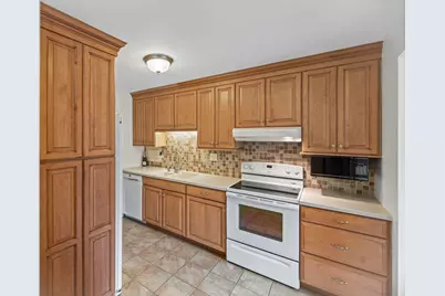 1505 E Central Road #216B, Arlington Heights, IL 60005 - Photo 5