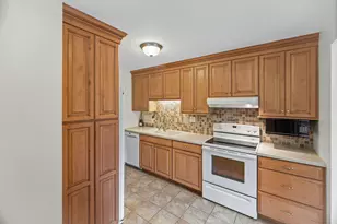 1505 E Central Rd, Arlington Heights, IL 60005 - Photo 5