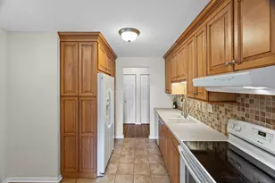 1505 E Central Rd, Arlington Heights, IL 60005 - Photo 3