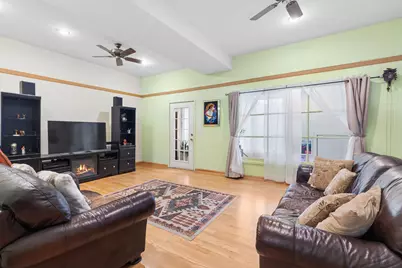 1721 W Foster Avenue, Chicago, IL 60640 - Photo 9