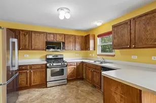 31 Kenilworth Ave, Romeoville, IL 60446 - Photo 7