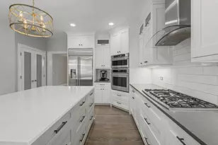 2 N Smith St, Palatine, IL 60067 - Photo 9