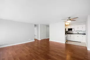 5455 N Sheridan Rd, Chicago, IL 60640 - Photo 17