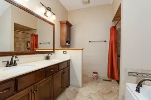 950 Dunham Dr, West Chicago, IL 60185 - Photo 11
