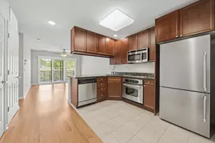 255 E Liberty Dr, Wheaton, IL 60187 - Photo 3