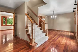 1 Golfview Ln, Frankfort, IL 60423 - Photo 5
