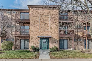 1352 N Geneva Dr, Palatine, IL 60074 - Photo 1
