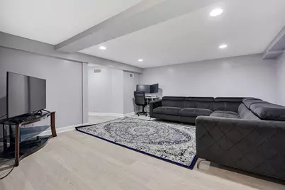 1715 W Thome Avenue, Chicago, IL 60660 - Photo 9