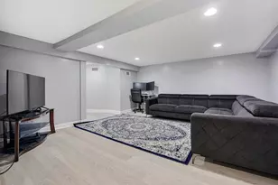 1715 W Thome Ave, Chicago, IL 60660 - Photo 9