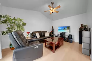 135 Pinehurst Dr, Mundelein, IL 60060 - Photo 11