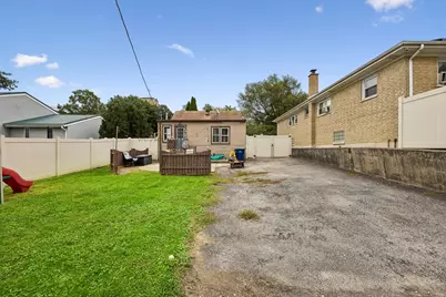 9824 S Campbell Avenue, Evergreen Park, IL 60805 - Photo 13