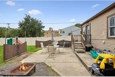 9824 S Campbell Avenue, Evergreen Park, IL 60805 - Photo 11
