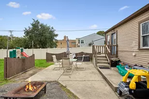 9824 S Campbell Ave, Evergreen Park, IL 60805 - Photo 11