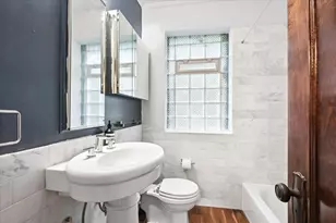 2013 W Farragut Ave, Chicago, IL 60625 - Photo 13