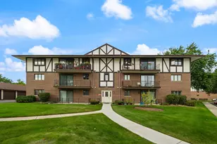 11021 S Theresa Circle, Palos Hills, IL 60465 - Photo 1