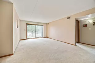 11021 S Theresa Circle, Palos Hills, IL 60465 - Photo 3