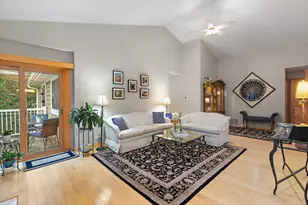 610 Berkley Ct, Schaumburg, IL 60194 - Photo 7