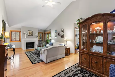 610 Berkley Court #Z2, Schaumburg, IL 60194 - Photo 3