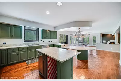 3636 Quince Court, Downers Grove, IL 60515 - Photo 7