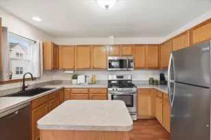 34391 N Barberry Ct, Round Lake, IL 60073 - Photo 11